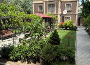 Satılır 10 otaqlı 350 m2 villa Badamdar