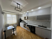 Satılır 3 otaqlı 156 m2 yeni tikili Şah İsmayıl Xətai m.