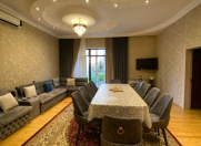 Satılır 6 otaqlı 250 m2 həyət evi İnşaatçılar m.