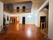 Satılır 8 otaqlı 450 m2 villa Bakıxanov