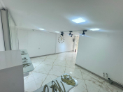 Satılır 4 otaqlı 65 m2 ofis Həzi Aslanov m.