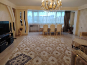 Satılır 4 otaqlı 120 m2 köhnə tikili İnşaatçılar m.