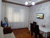 Satılır 2 otaqlı 50 m2 köhnə tikili Qara Qarayev m.