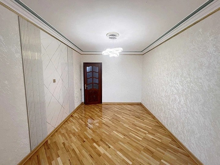 Satılır 2 otaqlı 61 m2 köhnə tikili Gənclik m.