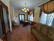 Satılır 3 otaqlı 100 m2 köhnə tikili 28 May m.