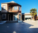 Satılır 7 otaqlı 360 m2 villa Bakıxanov