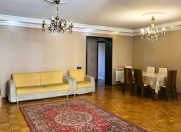 Satılır 4 otaqlı 110 m2 köhnə tikili İnşaatçılar m.