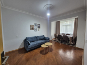 İcarəyə verilir 2 otaqlı 50 m2 köhnə tikili Memar Əcəmi m.