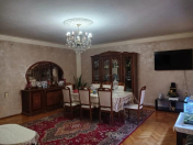 Satılır 3 otaqlı 110 m2 köhnə tikili Memar Əcəmi m.