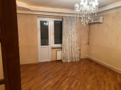Satılır 3 otaqlı 87 m2 köhnə tikili İnşaatçılar m.