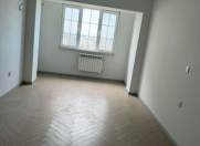Satılır 2 otaqlı 70 m2 köhnə tikili Memar Əcəmi m.
