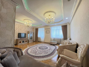 Satılır 3 otaqlı 180 m2 yeni tikili 8 Noyabr m.
