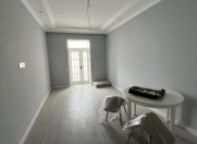 Satılır 2 otaqlı 60 m2 köhnə tikili Şah İsmayıl Xətai m.