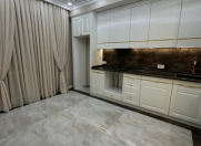 Satılır 3 otaqlı 95 m2 yeni tikili İnşaatçılar m.