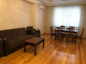 Satılır 2 otaqlı 100 m2 yeni tikili İnşaatçılar m.