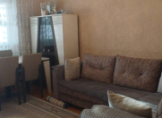 Satılır 3 otaqlı 90 m2 köhnə tikili Qara Qarayev m.