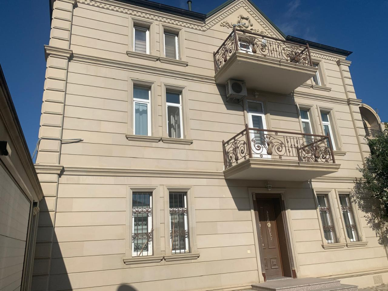 Satılır 4 otaqlı 300 m2 villa Rəsulzadə