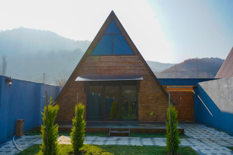İcarəyə verilir 2 otaqlı 60 m2 həyət evi Lerik