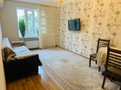 Satılır 2 otaqlı 65 m2 köhnə tikili Əhmədli m.