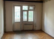 Satılır 2 otaqlı 80 m2 köhnə tikili Xalqlar Dostluğu m.
