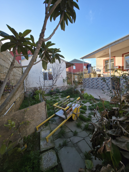 Satılır 3 otaqlı 100 m2 həyət evi Binə