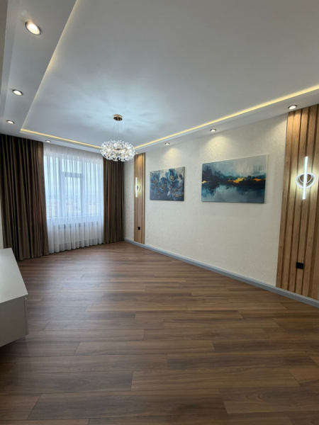 Satılır 3 otaqlı 80 m2 yeni tikili Əhmədli m.