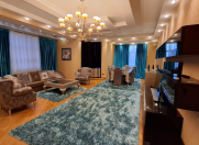 Satılır 4 otaqlı 200 m2 yeni tikili 28 May m.