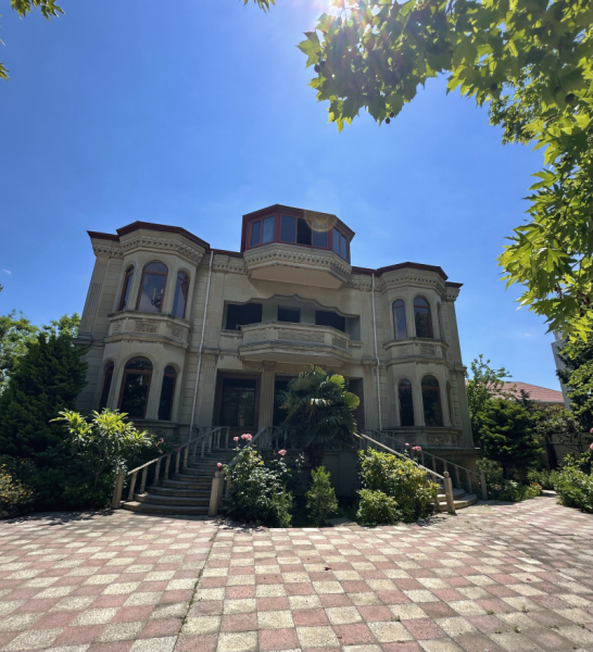 Satılır 10 otaqlı 1000 m2 villa NZS