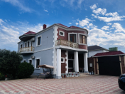 Satılır 7 otaqlı 300 m2 bağ evi Buzovna