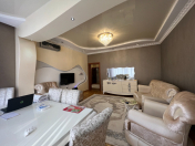 İcarəyə verilir 3 otaqlı 135 m2 yeni tikili Park Bulvar