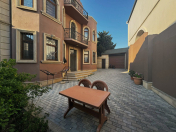 Satılır 8 otaqlı 375 m2 həyət evi Qara Qarayev m.