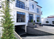 Satılır 7 otaqlı 450 m2 villa Badamdar