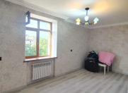 Satılır 2 otaqlı 60 m2 köhnə tikili Gənclik m.