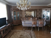 Satılır 4 otaqlı 115 m2 köhnə tikili Gənclik m.