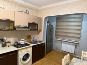 Satılır 2 otaqlı 70 m2 köhnə tikili Yasamal r.