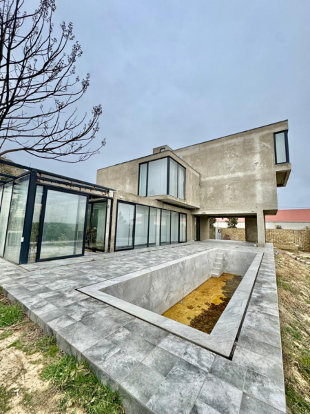 Satılır 14 otaqlı 300 m2 bağ evi Bakı