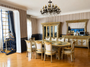 Satılır 3 otaqlı 140 m2 yeni tikili Musabəyov parkı