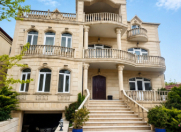 Satılır 8 otaqlı 750 m2 bağ evi Səbail r.