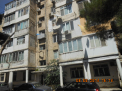 Satılır 2 otaqlı 60 m2 köhnə tikili Elmlər Akademiyası m.