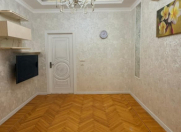 Satılır 3 otaqlı 90 m2 köhnə tikili Elmlər Akademiyası m.