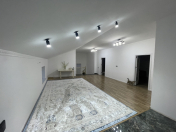Satılır 6 otaqlı 240 m2 həyət evi Y.Ramana