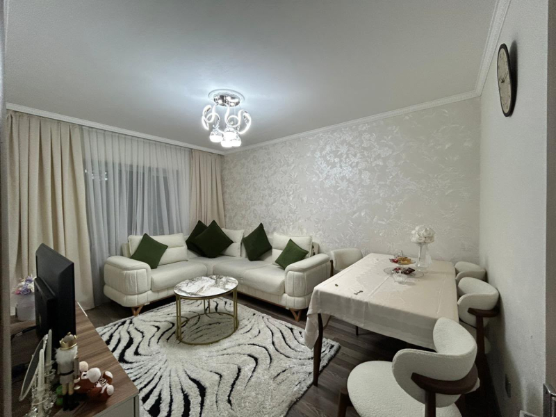 Satılır 2 otaqlı 50 m2 köhnə tikili Bakıxanov