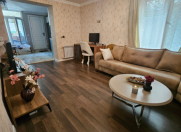 Satılır 2 otaqlı 70 m2 köhnə tikili Elmlər Akademiyası m.