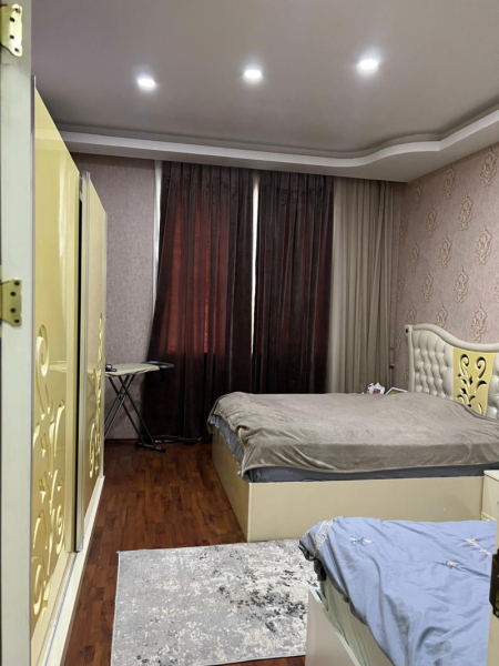 Satılır 2 otaqlı 90 m2 yeni tikili 28 May m.