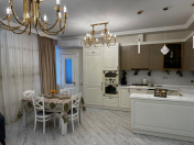 İcarəyə verilir 3 otaqlı 92 m2 yeni tikili 8 Noyabr m.