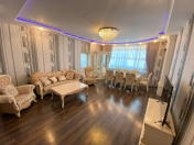 Satılır 3 otaqlı 136 m2 yeni tikili İnşaatçılar m.