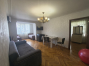 Satılır 2 otaqlı 60 m2 köhnə tikili Elmlər Akademiyası m.