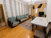 Satılır 3 otaqlı 100 m2 köhnə tikili Bakıxanov