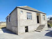 Satılır 5 otaqlı 6 m2 həyət evi Binə