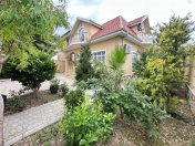 Satılır 4 otaqlı 220 m2 bağ evi Novxanı